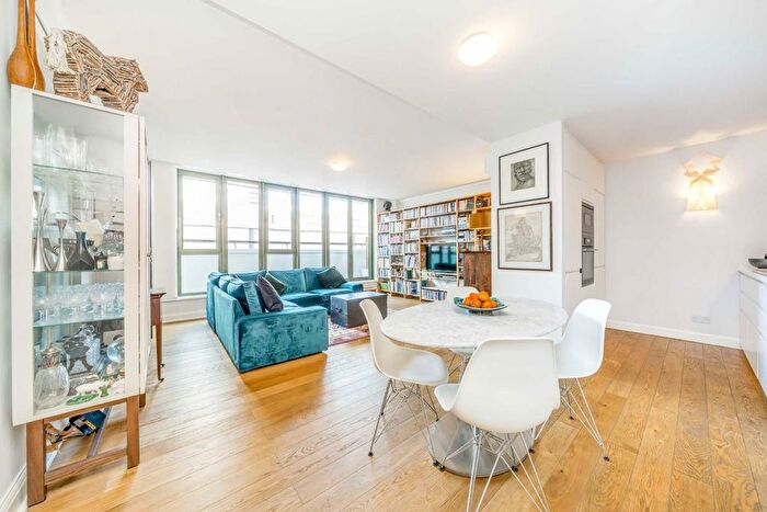 2 Bedroom Flat For Sale In Herbal Hill, Farringdon, EC1R