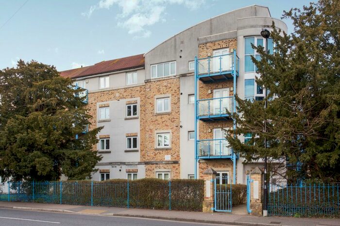 2 Bedroom Flat To Rent In Hulse Road, Shirley, Southampton, SO15