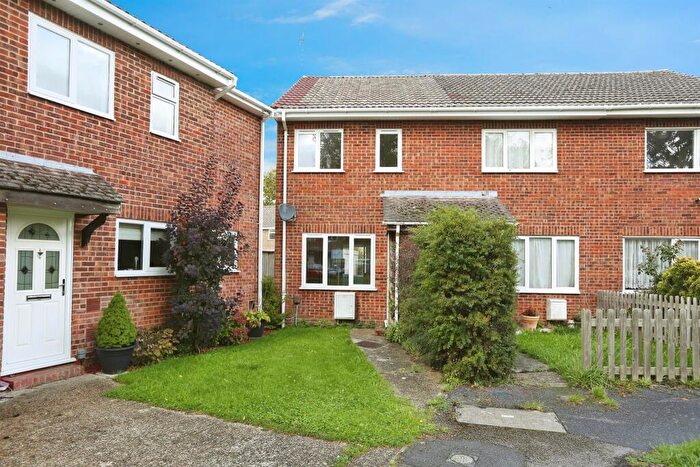 2 Bedroom End Of Terrace House For Sale In Ainsley Gardens, Eastleigh, SO50