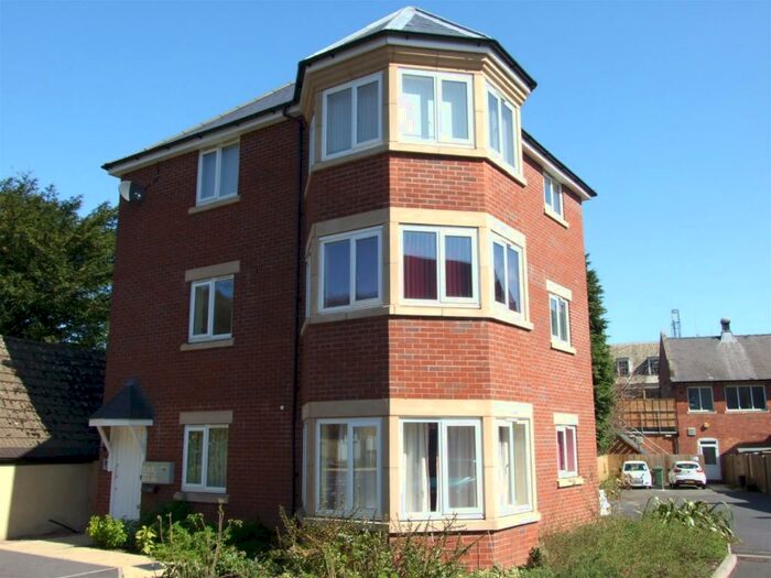 1 Bedroom Flat To Rent In Legion Close, Dursley, GL11