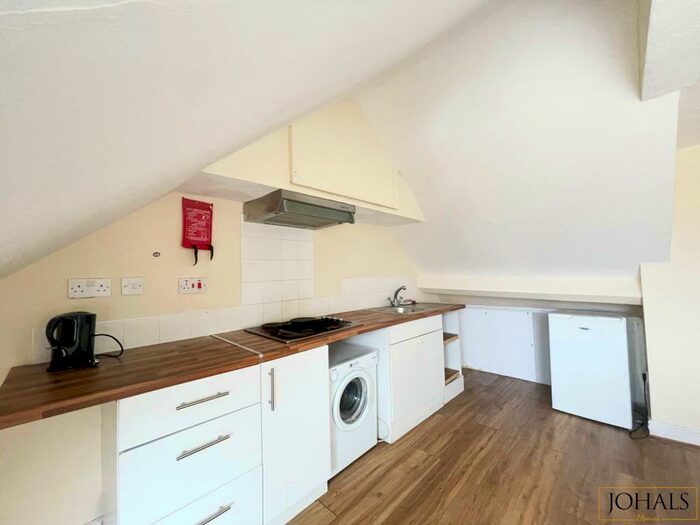 1 Bedroom Flat To Rent In Dominion Road, Dominion Road, LE3