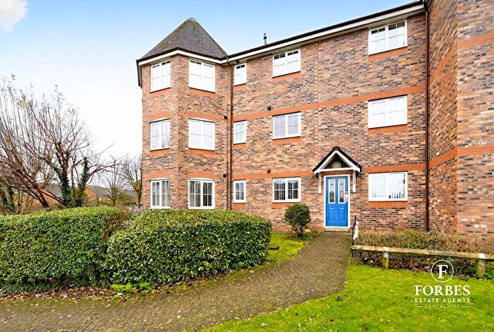 2 Bedroom Flat For Sale In Royal Drive, Fulwood, Preston, PR2