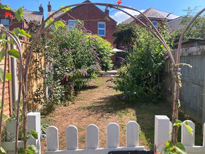 4 Bedroom Semi-detached House For Sale In Newport Road, Ventnor, PO38