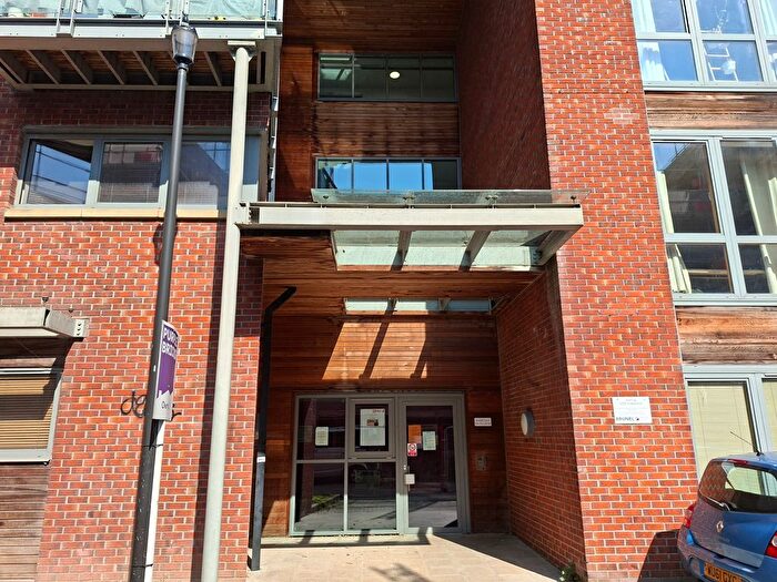 1 Bedroom Flat To Rent In Chimney Steps, Bristol, BS2