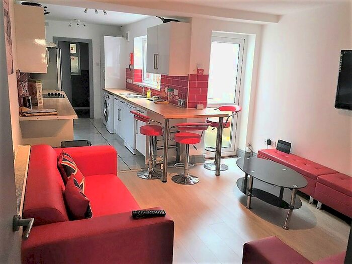 5 Bedroom Semi-Detached House To Rent In Florence Buildings, Selly Oak, Birmingham, B29