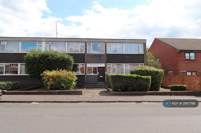 2 Bedroom Flat To Rent In Homestead Court, Northampton, NN2