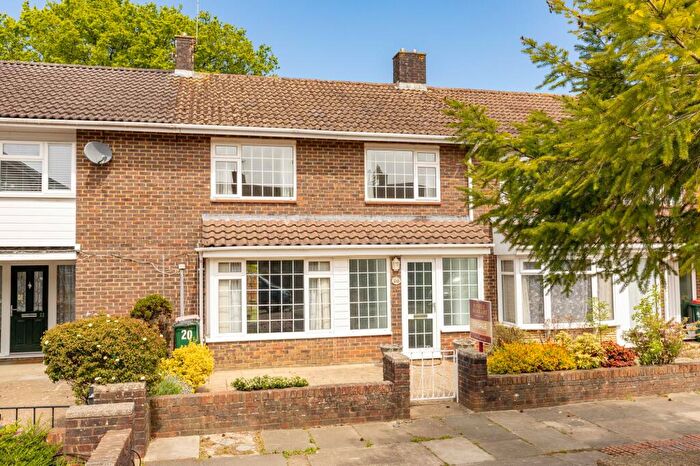 3 Bedroom Terraced House For Sale In Cherwell Walk, Crawley, RH11