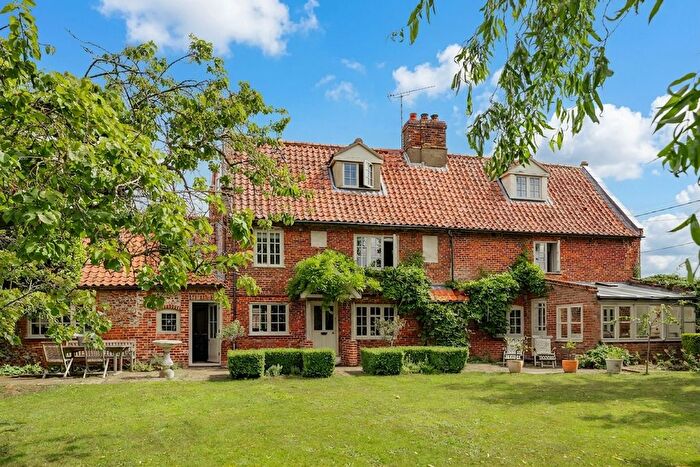 5 Bedroom Property For Sale In The Street, Kettlestone, Fakenham, NR21