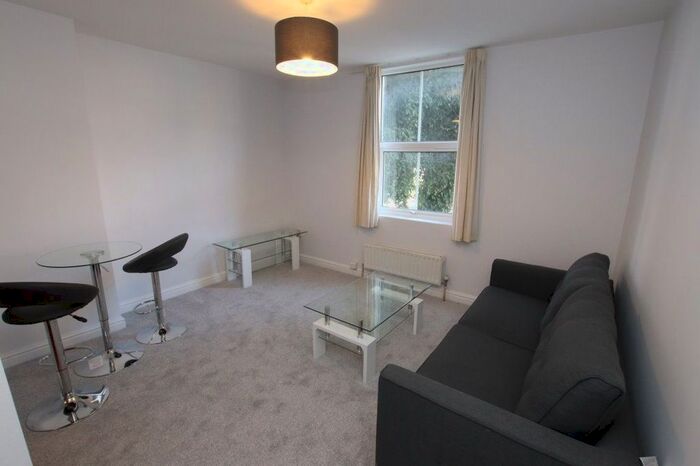 1 Bedroom Flat To Rent In South Street, Reading, RG1