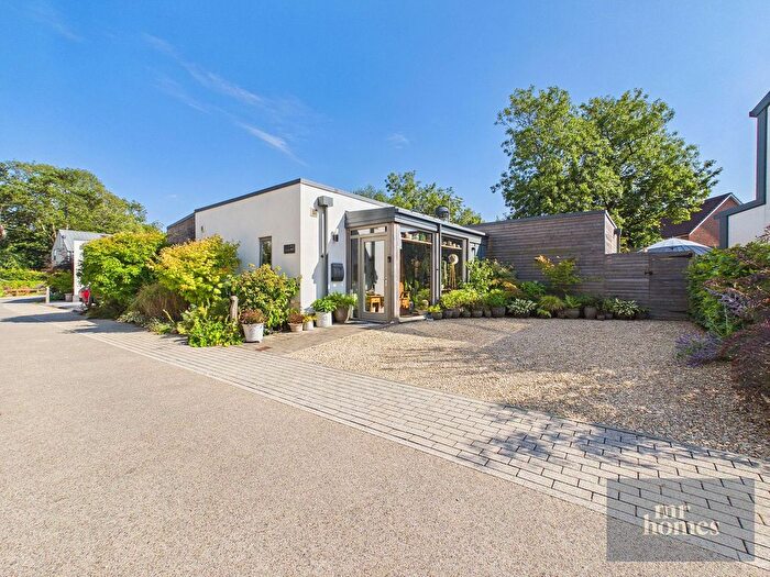 2 Bedroom Bungalow For Sale In Michaelston Road, St. Fagans, Cardiff, CF5