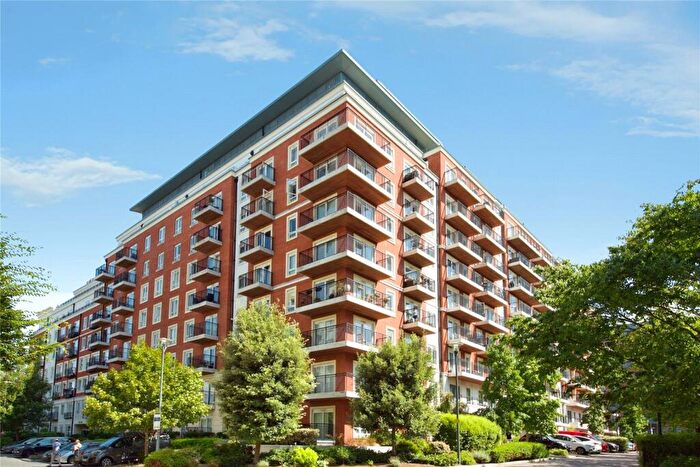 2 Bedroom Flat For Sale In Beaufort Square, London, London, NW9