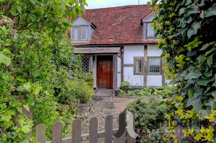 2 Bedroom Cottage For Sale In Droitwich Road, Feckenham, Redditch, B96