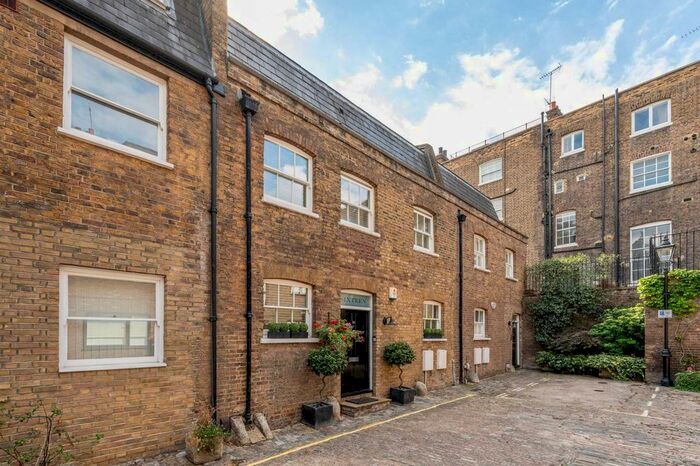 4 Bedroom Property To Rent In Richardsons Mews, Fitzrovia, London, W1T