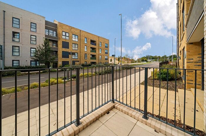 1 Bedroom Flat For Sale In Eastern Avenue, Western Cross, Ebbsfleet Valley, DA10