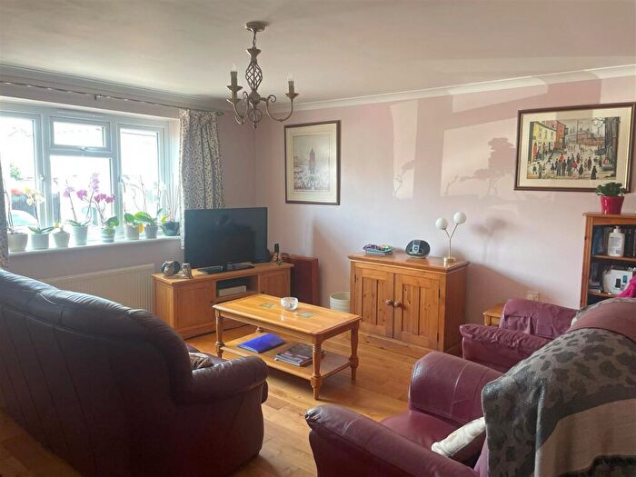 3 Bedroom End Of Terrace House For Sale In Chard Road, Axminster, EX13