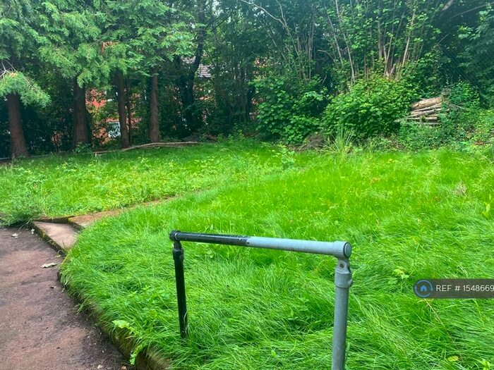 2 Bedroom Detached House To Rent In Meadowbank, Newent, GL18