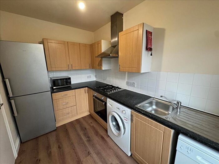 2 Bedroom Flat To Rent In Kilburn High Road, London, NW6