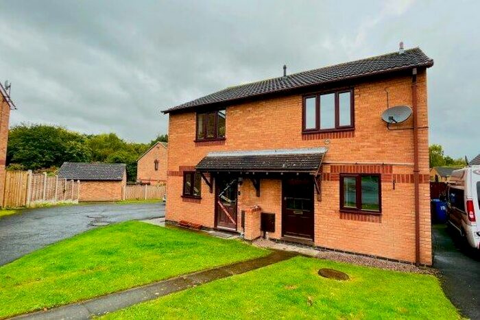 2 Bedroom Property To Rent In Winchester Close, Rugeley, WS15