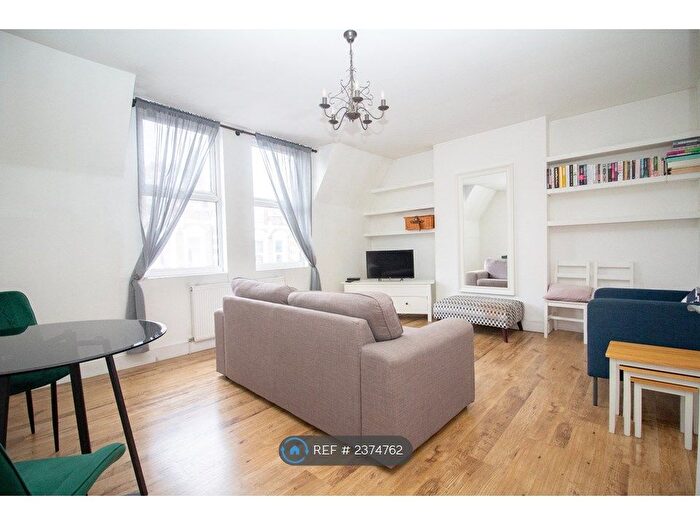2 Bedroom Flat To Rent In London, London, N8