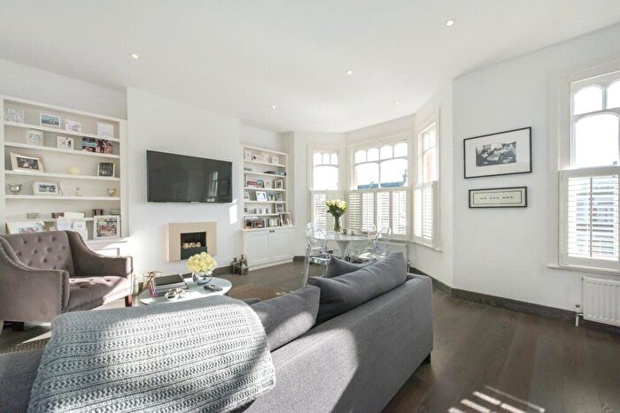 2 Bedroom Apartment To Rent In Chevening Road, London, NW6