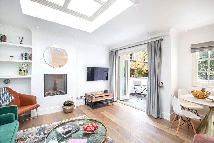 2 Bedroom Flat To Rent In Oakley Street, Chelsea, SW3