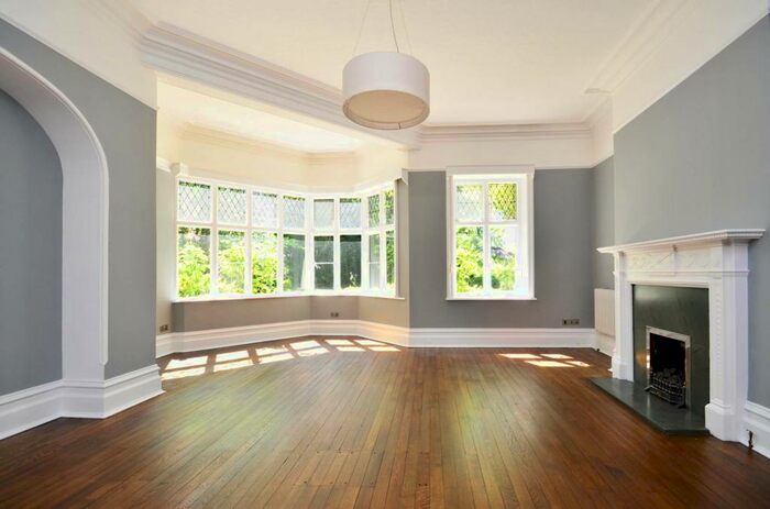 2 Bedroom Flat To Rent In Sandy Lane, Woking, GU22