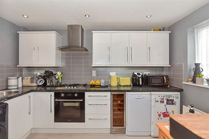 2 Bedroom Link Detached House For Sale In Boyd Court, Wickford, Essex, SS12