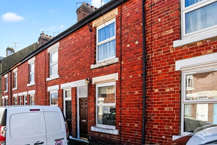 4 Bedroom Terraced House For Sale In South Beech Avenue, Harrogate, HG2