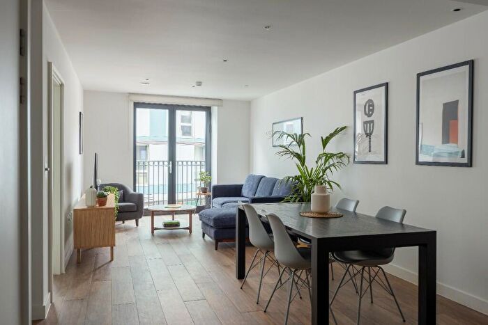 1 Bedroom Flat To Rent In Three Colts Lane, London, E2