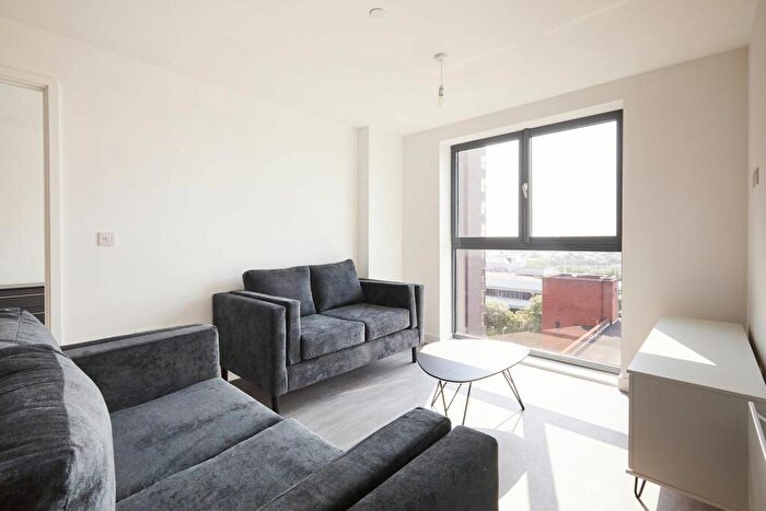 2 Bedroom Flat To Rent In Talbot Road, Old Trafford, M16