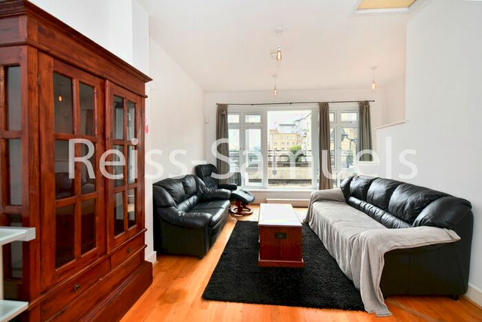 5 Bedroom Town House To Rent In St. Davids Square, Isle Of Dogs, Docklands, London, E14