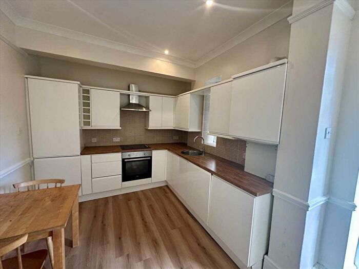 1 Bedroom Semi-Detached House To Rent In Hanger Lane, Ground Floor Maisonnette Flat, Ealing, London, Ealing, London, W5