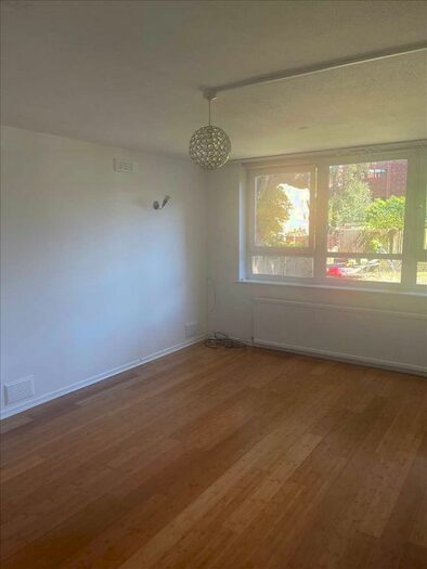 2 Bedroom Flat To Rent In Belenoyd Court, Leigham Court Road, Streatham, SW16