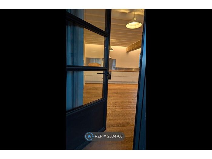 4 Bedroom Flat To Rent In Old Road, London, SE13