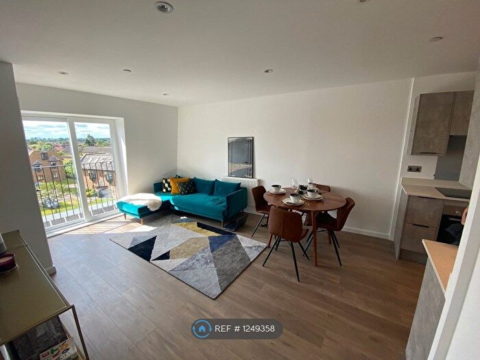 1 Bedroom Flat To Rent In Kingston Road, London, SW20