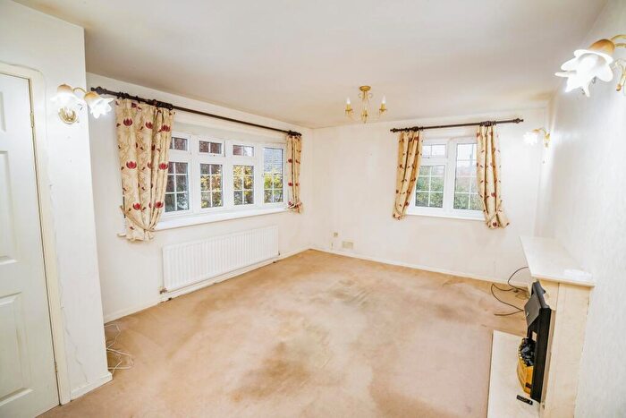 3 Bedroom Bungalow For Sale In Maple Close, Gresford, Wrexham, LL12