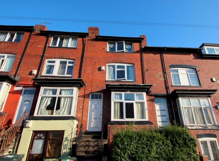 6 Bedroom Terraced House To Rent In Manor Drive, Headingley, Leeds, LS6
