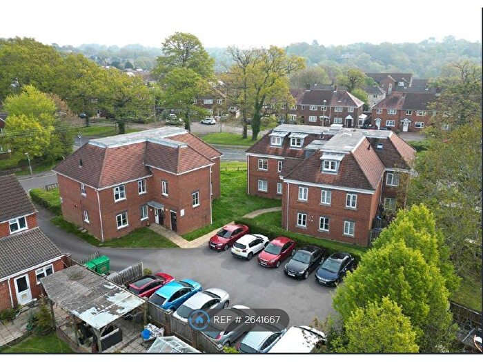 2 Bedroom Flat To Rent In Sterling Court, Bursledon, Southampton, SO31