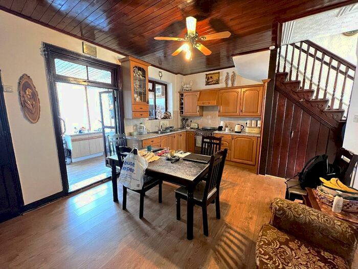 4 Bedroom Terraced House To Rent In Black Boy Lane, London, N15