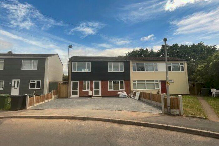 2 Bedroom Flat To Rent In Delves Crescent, Atherstone, CV9