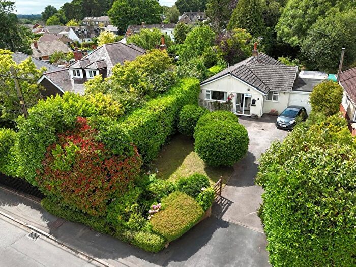 3 Bedroom Detached Bungalow For Sale In Hayes Lane, Colehill, BH21