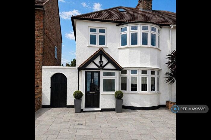 4 Bedroom Semi-Detached House To Rent In Marshalls Drive, Romford Essex, RM1