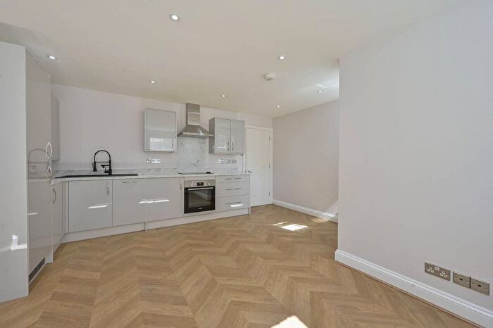 1 Bedroom Flat To Rent In Roehampton Lane, Roehampton, London, SW15