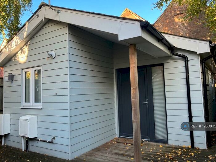 1 Bedroom Bungalow To Rent In North Lodge Road, Poole, BH14