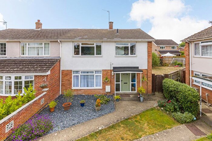 4 Bedroom Semi-Detached House For Sale In Fettiplace Road, Marcham, OX13