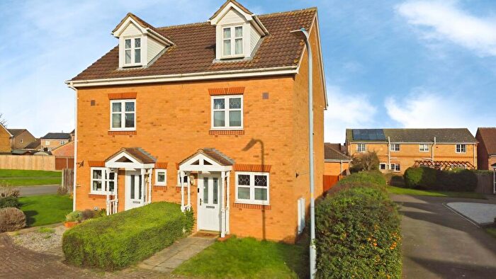 3 Bedroom Semi Detached House For Sale In Redwood Avenue, Southfields, Sleaford, NG34