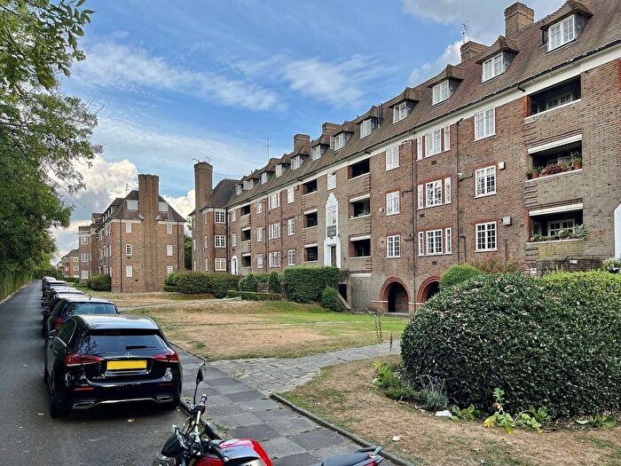 Property To Rent In Lyttelton Road, London, N2