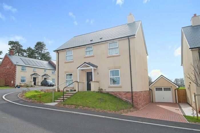 4 Bedroom Detached House For Sale In Alders Drive, Dingestow, Monmouth, NP25