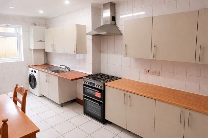 3 Bedroom Terraced House To Rent In Gainsborough Gardens, London, NW11