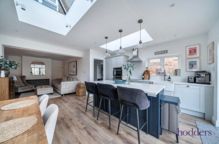 3 Bedroom Detached House For Sale In Liberty Lane, Addlestone, KT15